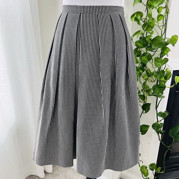 Gianni Bini Black & White Checked Pleated Flare Lined Gorgeous Skirt - Small - Picture 2 of 8